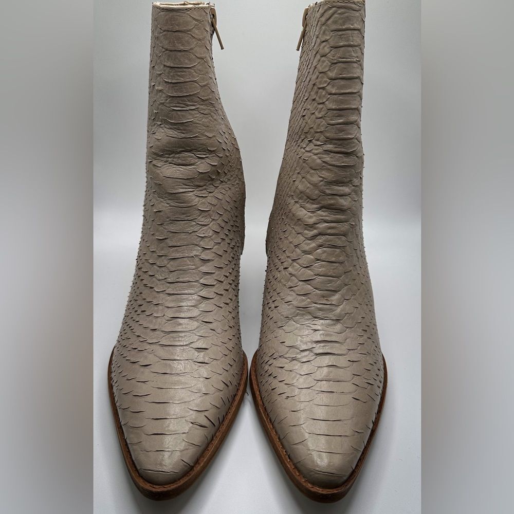 MATISSE - CATY ANKLE BOOT 8.5 - Ivory Snake